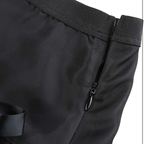 Black Ruffled Mini Skirt - Picture 5 of 12